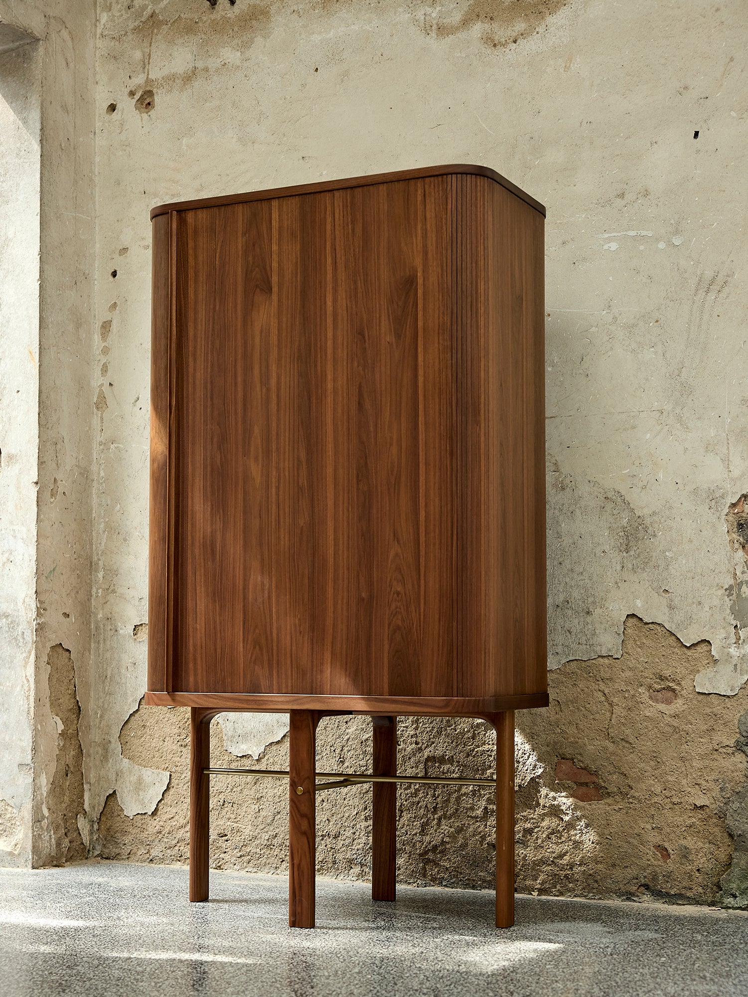 12h Drunk Wine cabinet