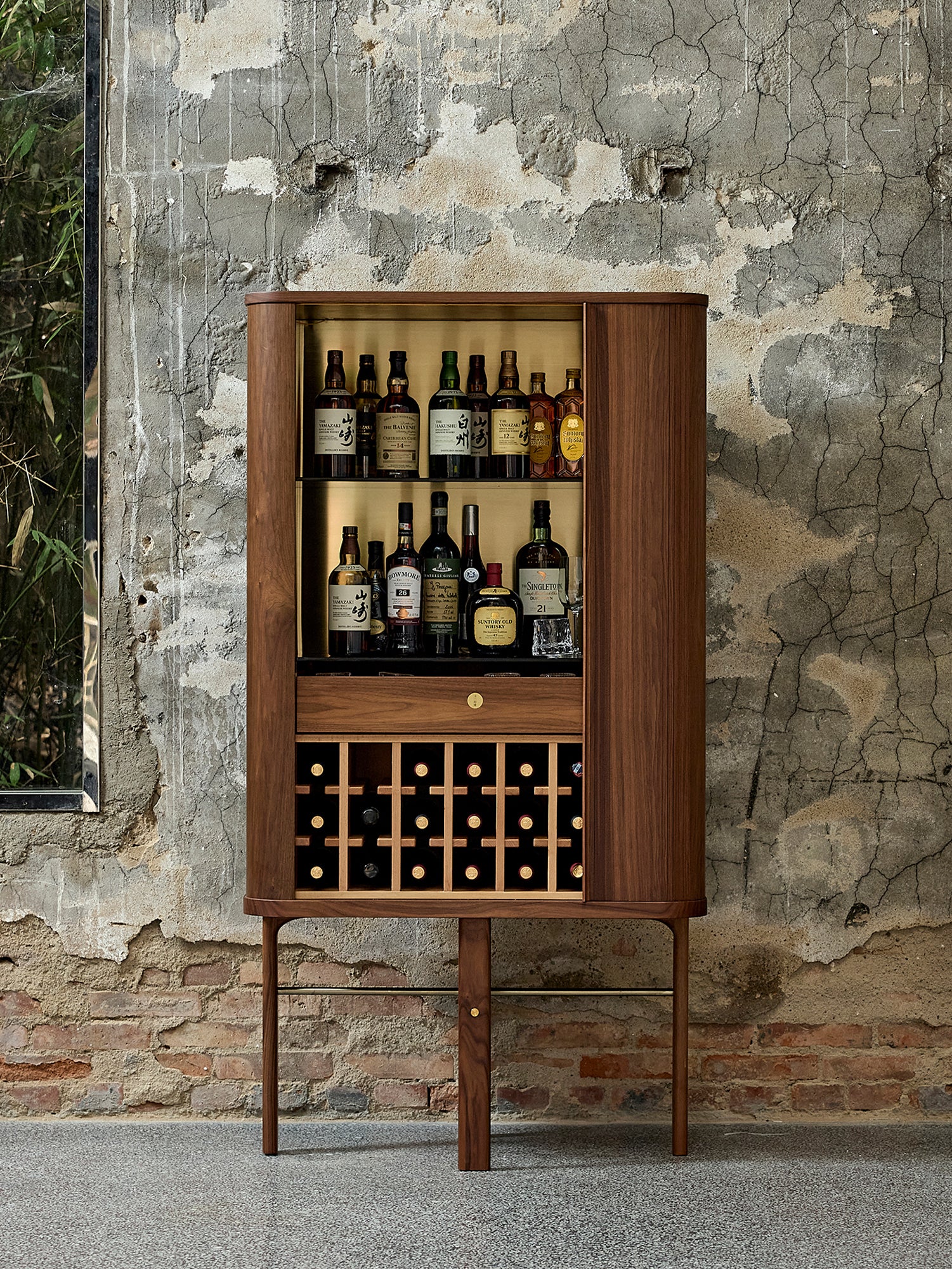 12h Drunk Wine cabinet